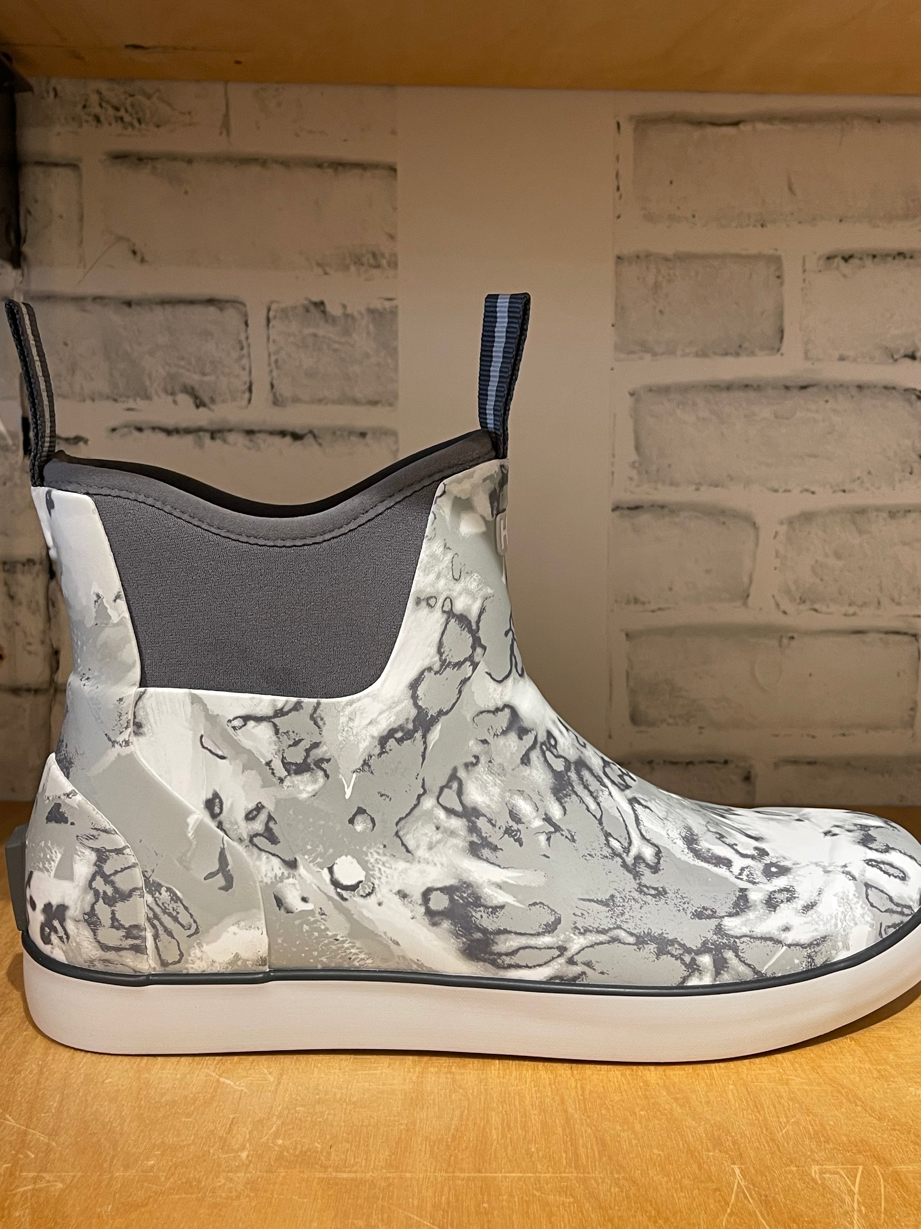 Huk rogue wave sales boot