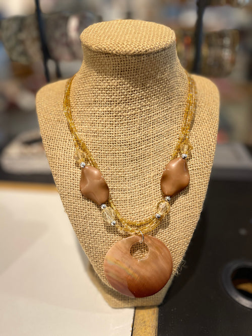 Bluvintage Shell Necklace In Tan