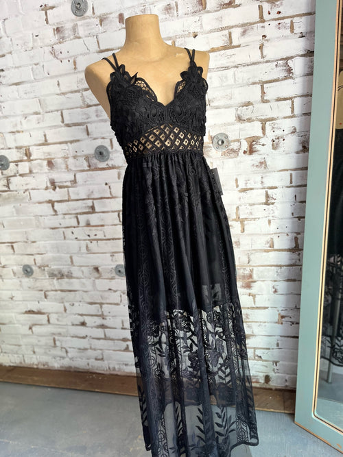 Birk Lace Dress in Black