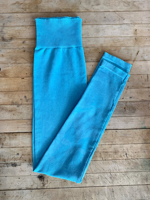 Simple Vintage Leggings in Baby Blue