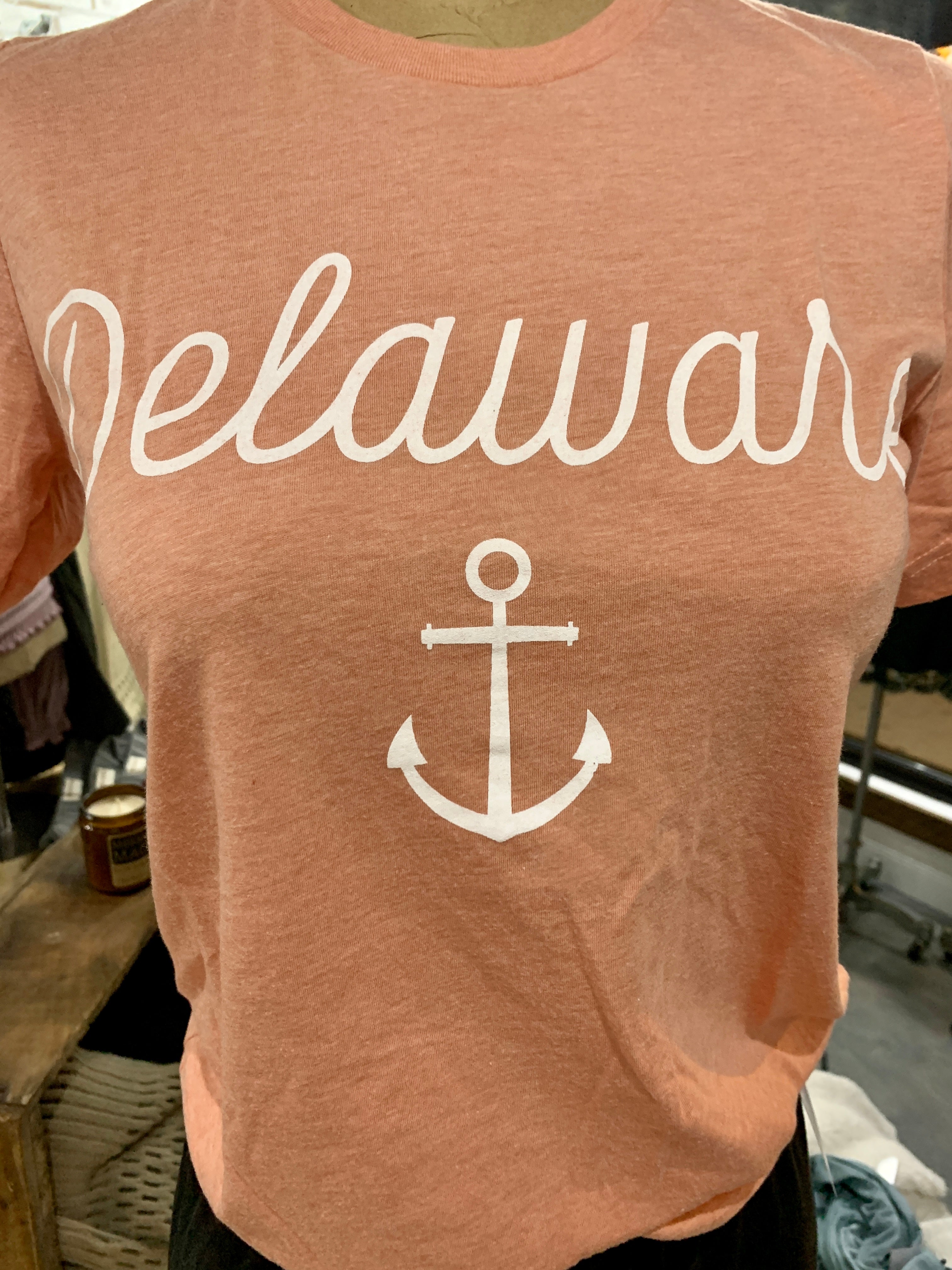 Delaware Cursive with Anchor Tee in Coral