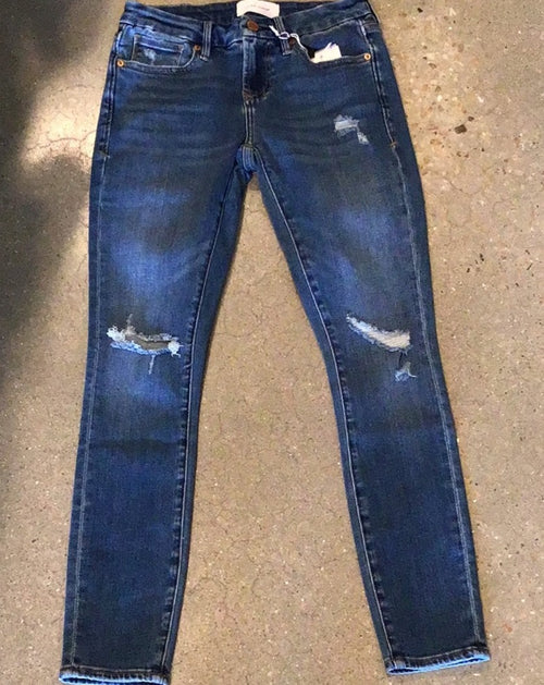 Sutsy Distressed Jeans